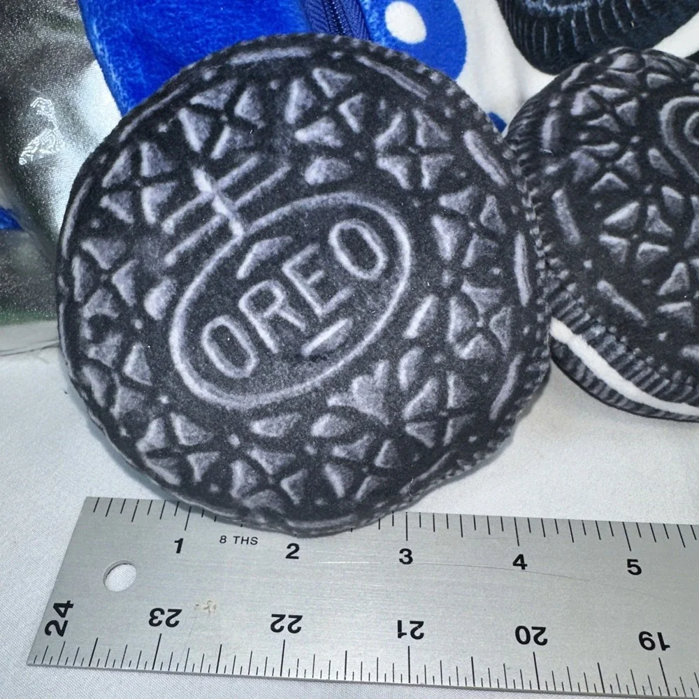 Oreo Cookies Throw Pillow With 5 Mini Plush Cookies Inside Zippered Pocket